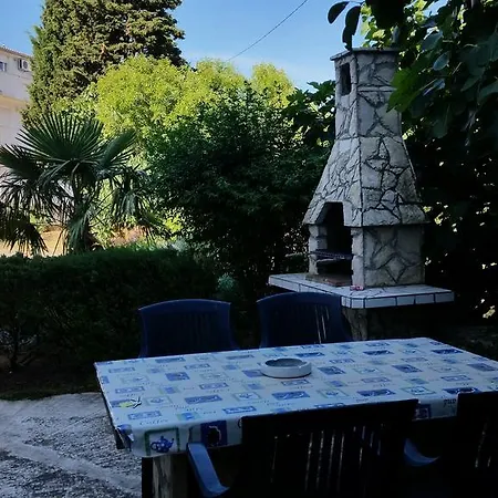 Vera *
